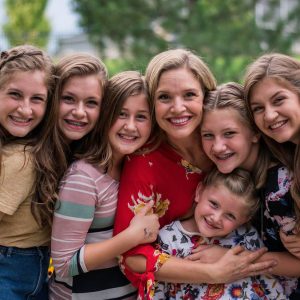 42238210_10156215242279843_6874514311696351232_n